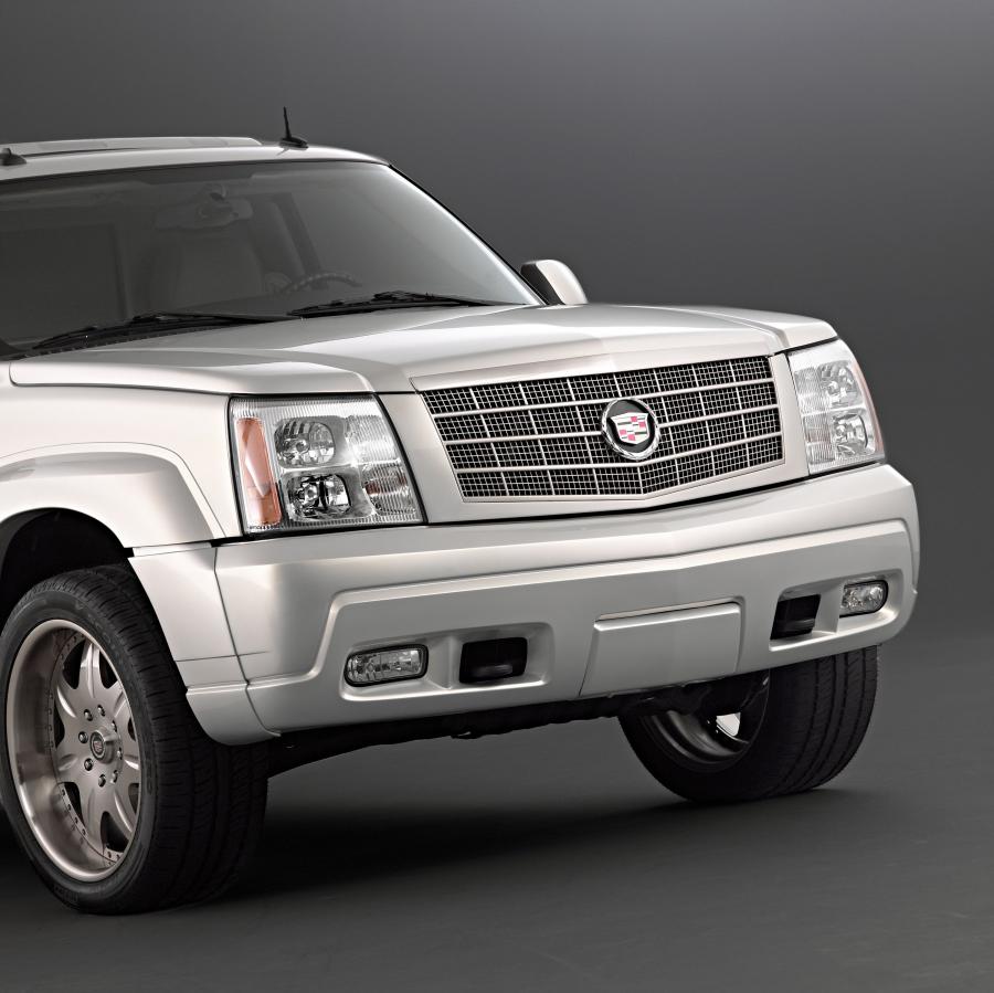  Cadillac Escalade ESV Executive Edition Concept 2003 года  (фото 14 из 16)
